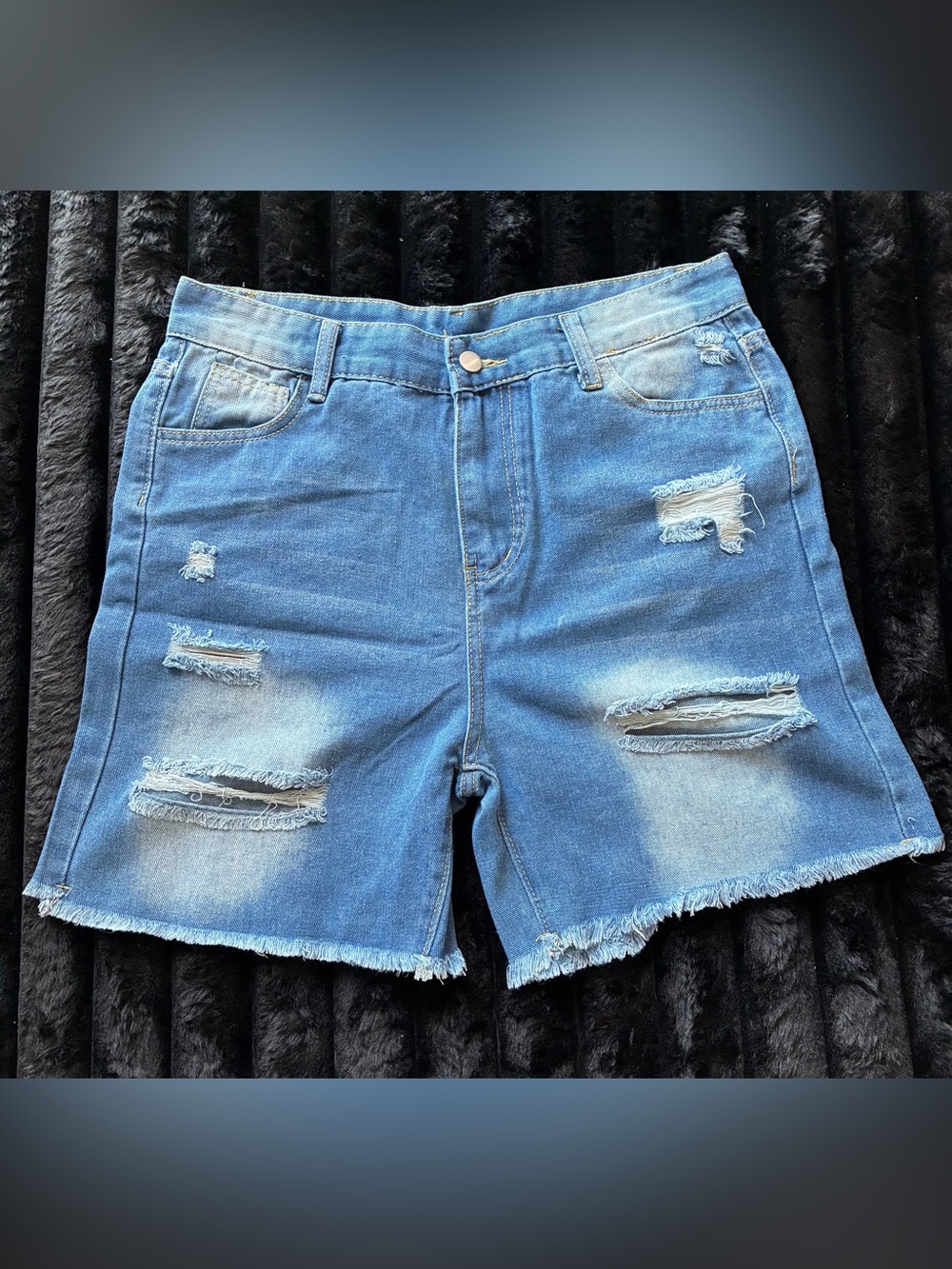 New Boutique Jean Shorts Size Medium